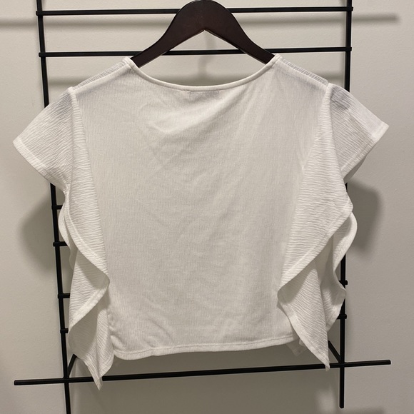 BCBGeneration white flouncy sleeve top - Picture 5 of 5